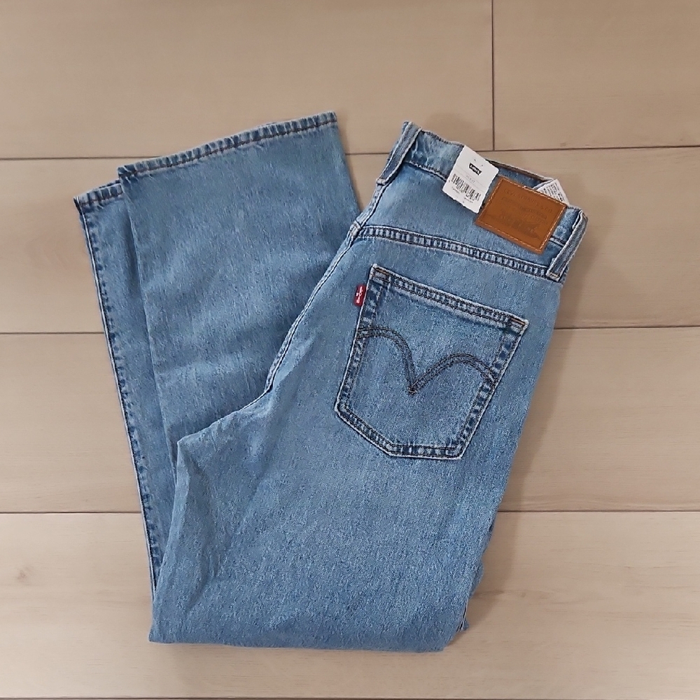 Levi's Women's Ribcage Light Blue Straight Jeans Size 30
